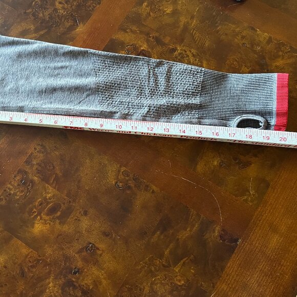 Women's Large Nike Pro Hooded Athletic Top - Stretchy and Warm - Picture 3 of 9